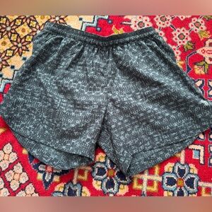 Mountain Hardware Women's Athletic Shorts Size Medium